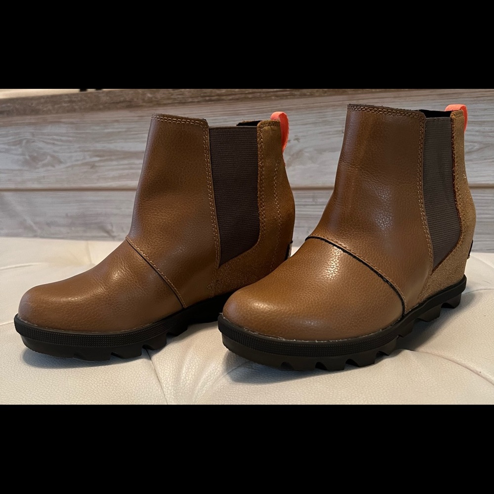 Girls size one wedge boot.  Maybe worn one time.